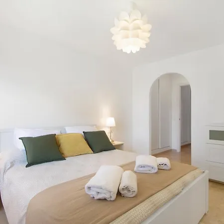 Jardines De 3 Bedrooms Appartamento *